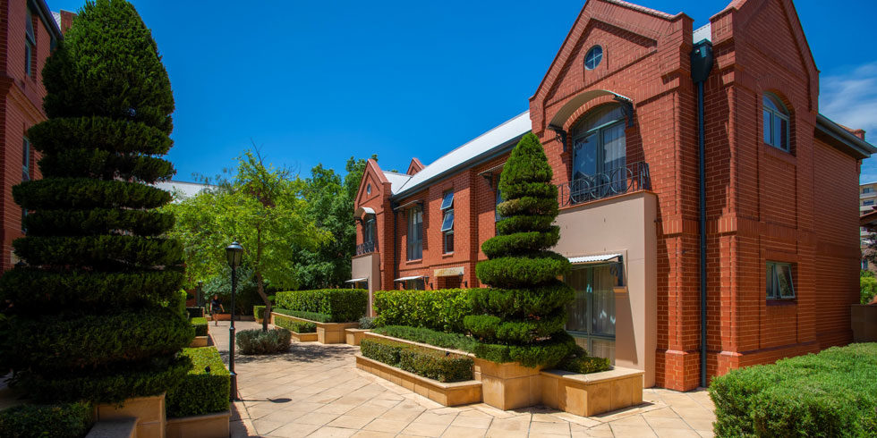 Majestic-Old-Lion-Apartments